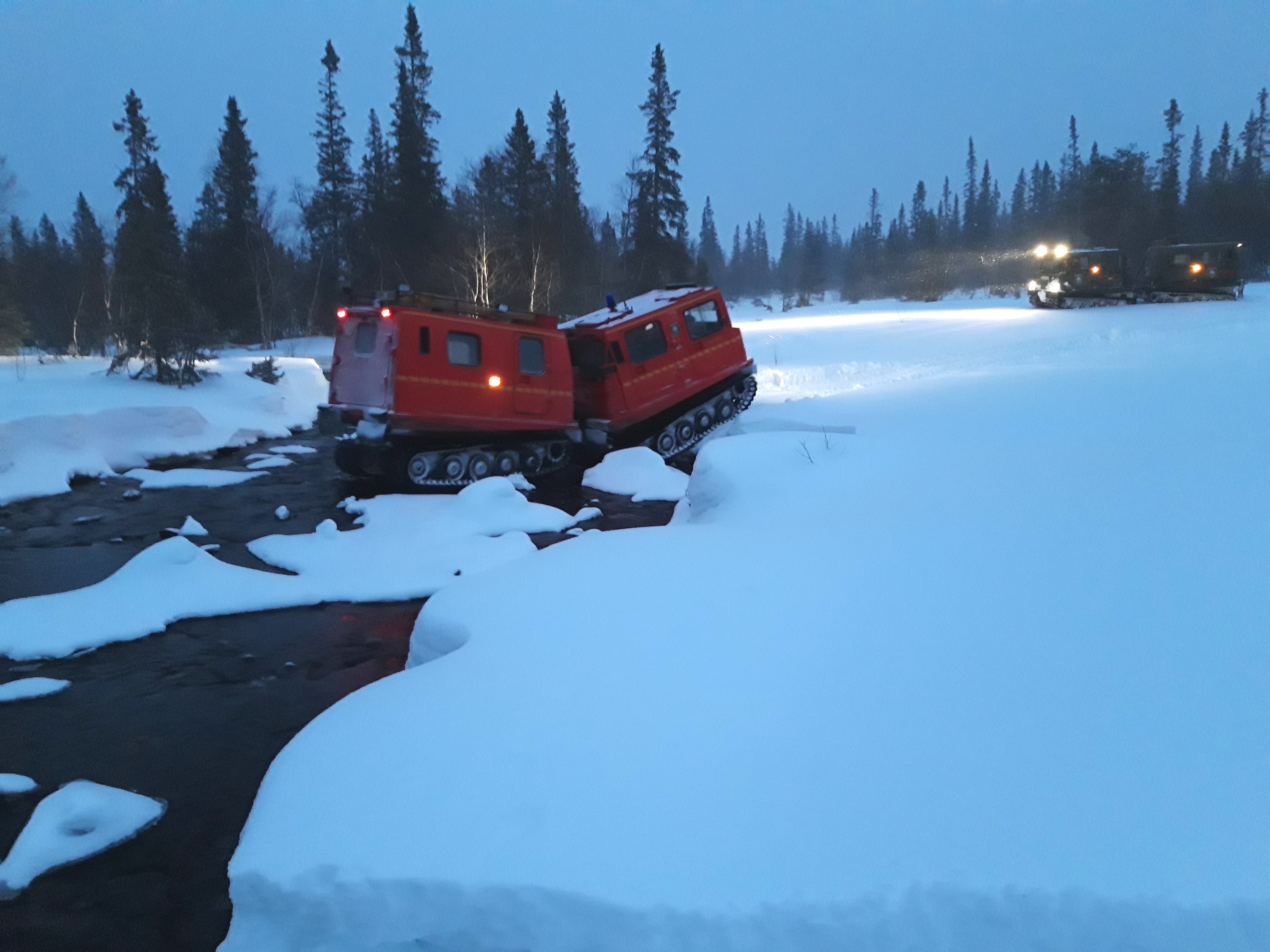 Bandvagn i svår terräng